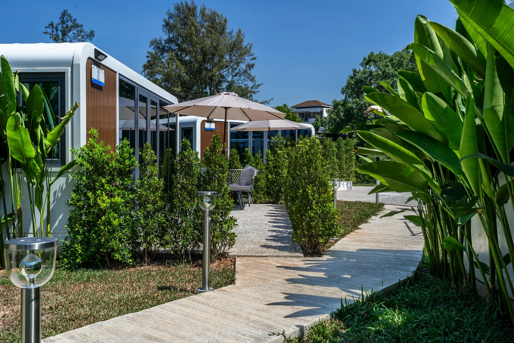 Apple House 8